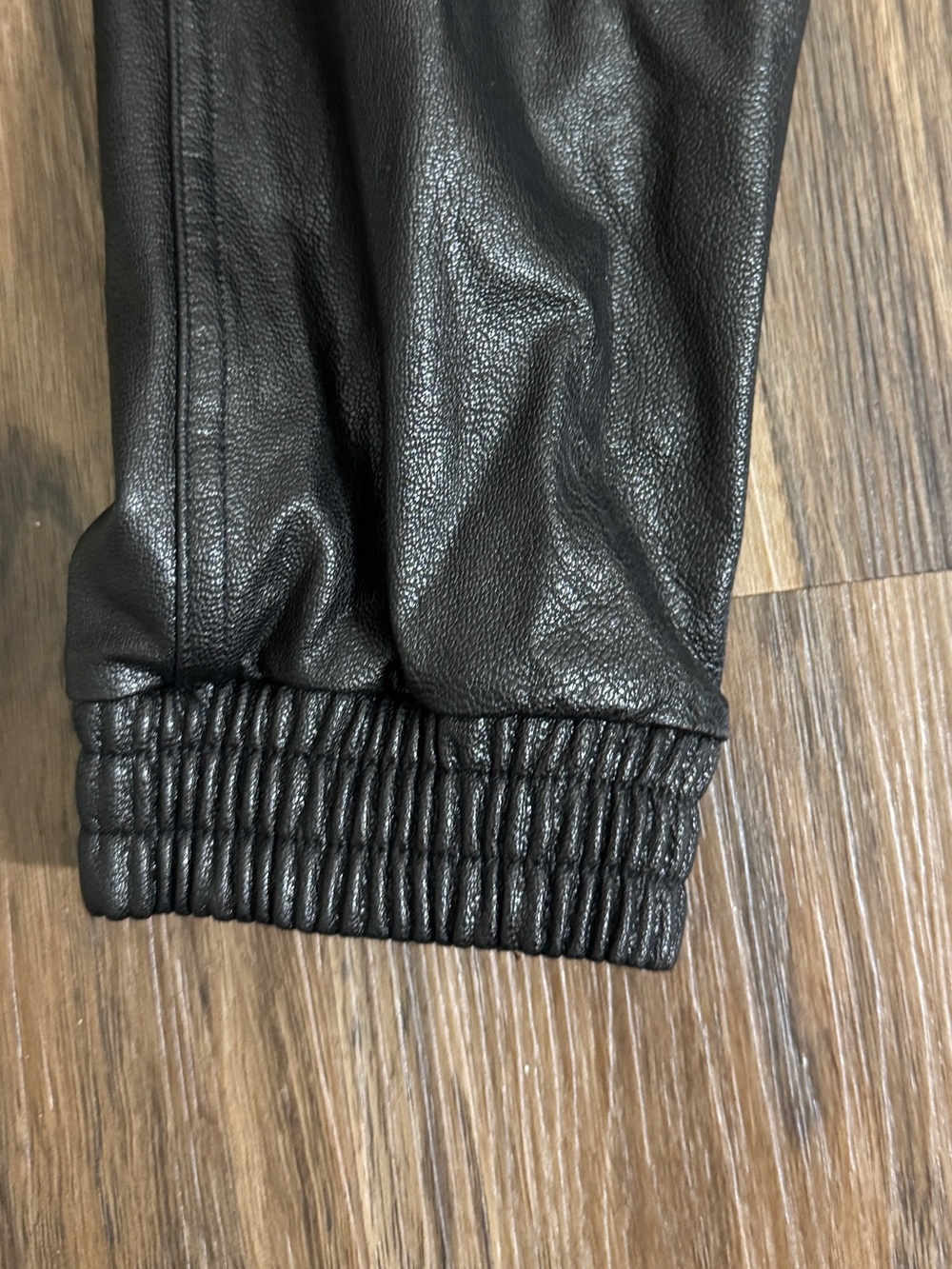 SPANX Black Faux Leather Women’s Joggers Sz. XS Like New - Picture 6 of 9